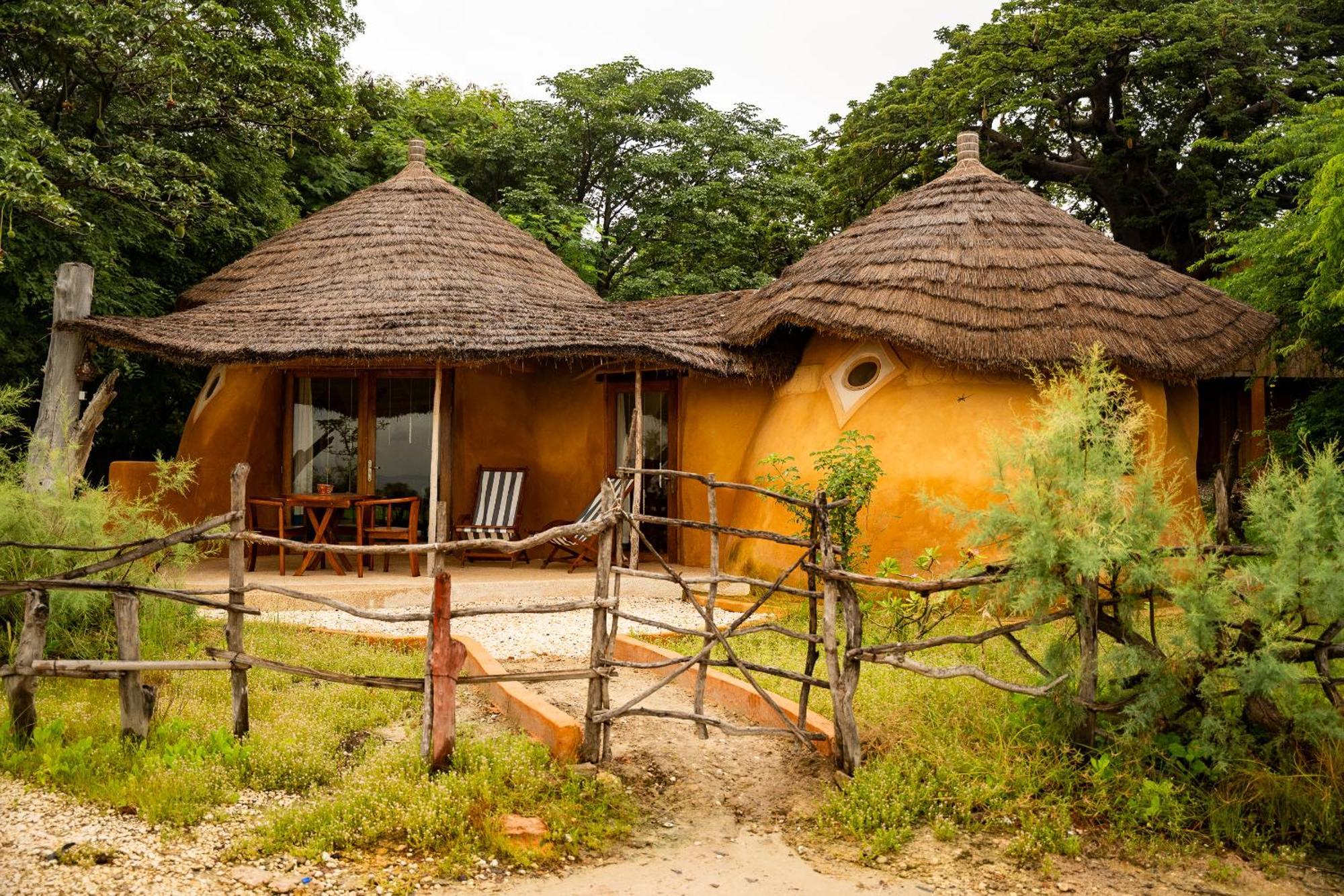 Villa Les Collines De Niassam Palmarin Exterior foto